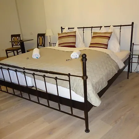 Widhof - Check-in Im Nibelungenhof Hotel 2*