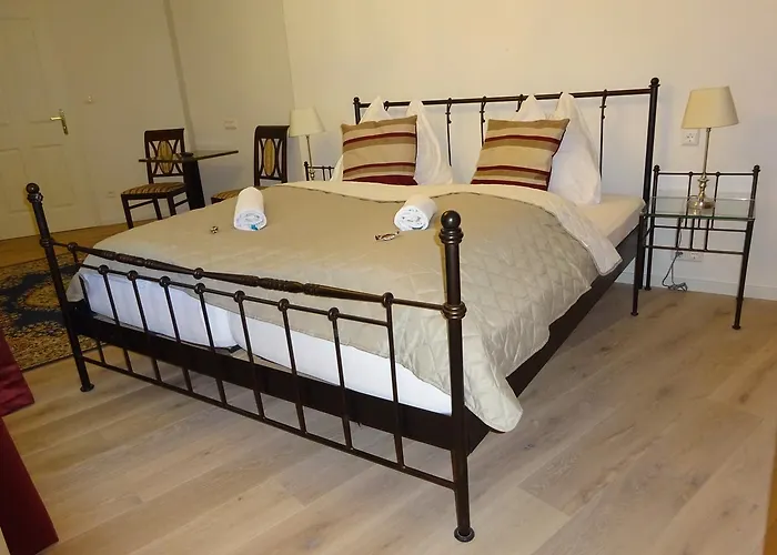 Widhof - Check-in Im Nibelungenhof Hotel 2*